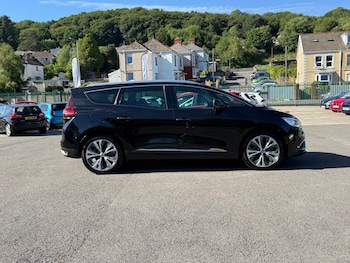 Used Renault Grand Scenic 2017 for sale - 78750939: Photo