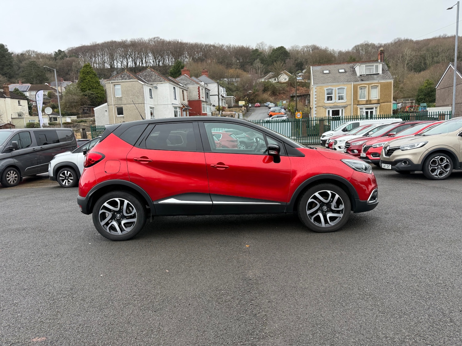 Used Renault Captur 2017 for sale - 76864298: Photo 3