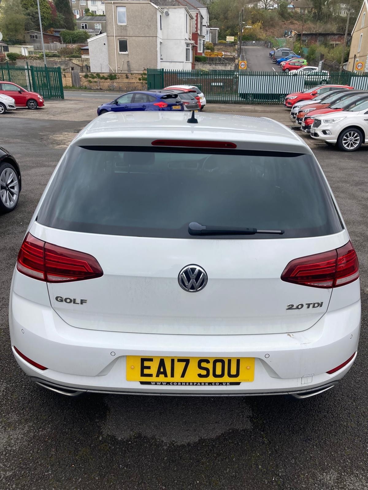 Used Volkswagen Golf 2017 for sale - 78135244: Photo 2