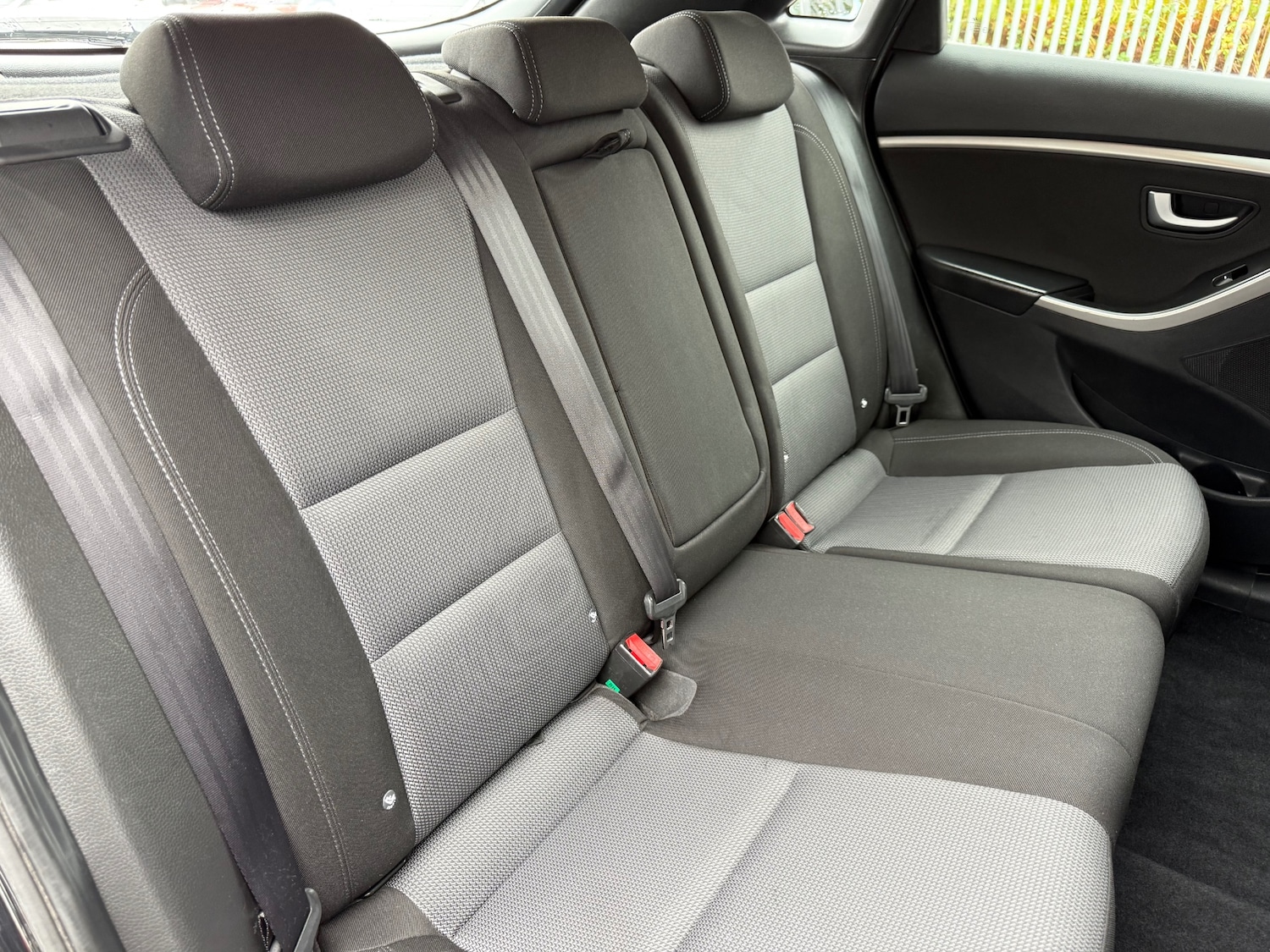 Used Hyundai i30 2015 for sale - 76165237: Photo 8