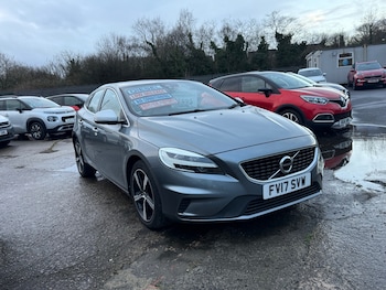 Used Volvo V40 2017 for sale - 77336299: Photo