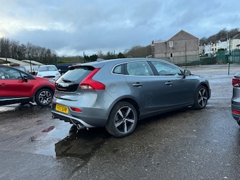 Used Volvo V40 2017 for sale - 77336299: Photo