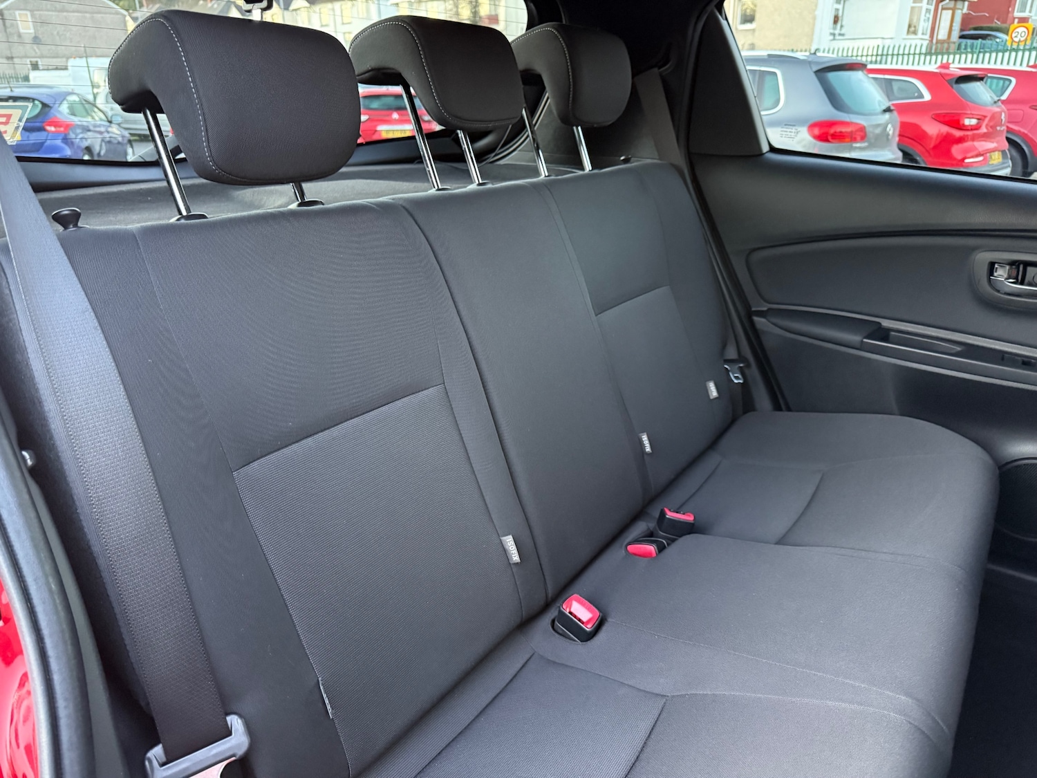 Used Toyota Yaris 2016 for sale - 76963788: Photo 8