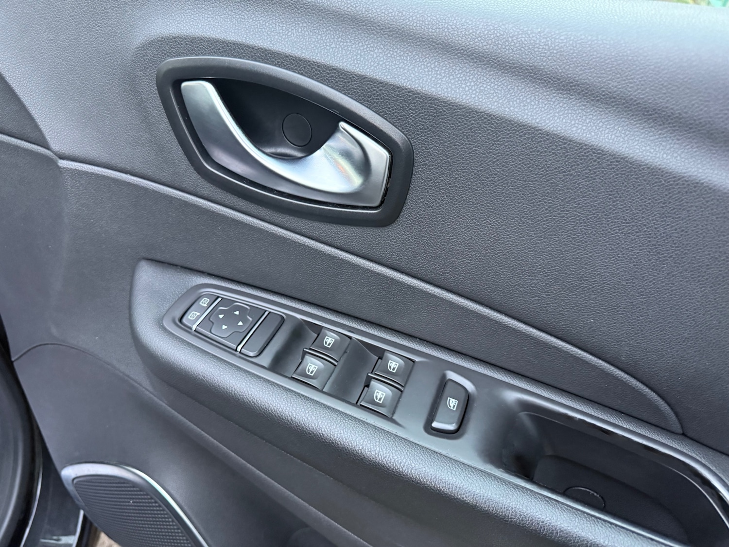 Used Renault Captur 2018 for sale - 76445962: Photo 15