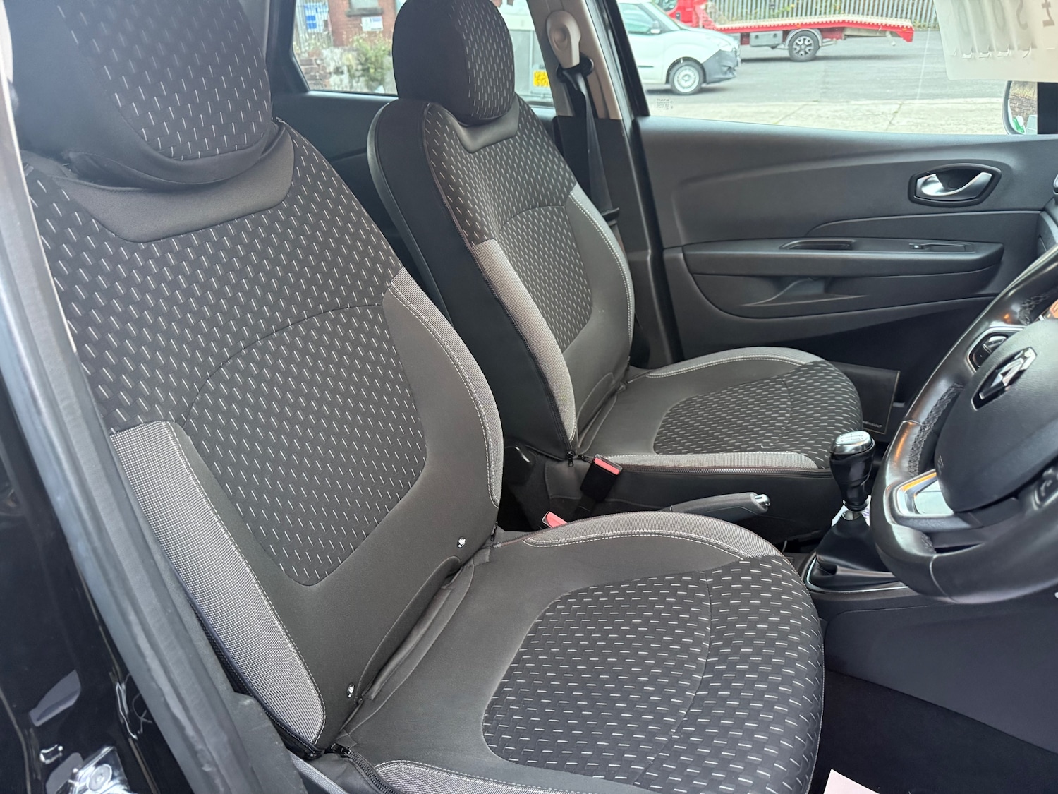 Used Renault Captur 2018 for sale - 76445962: Photo 7