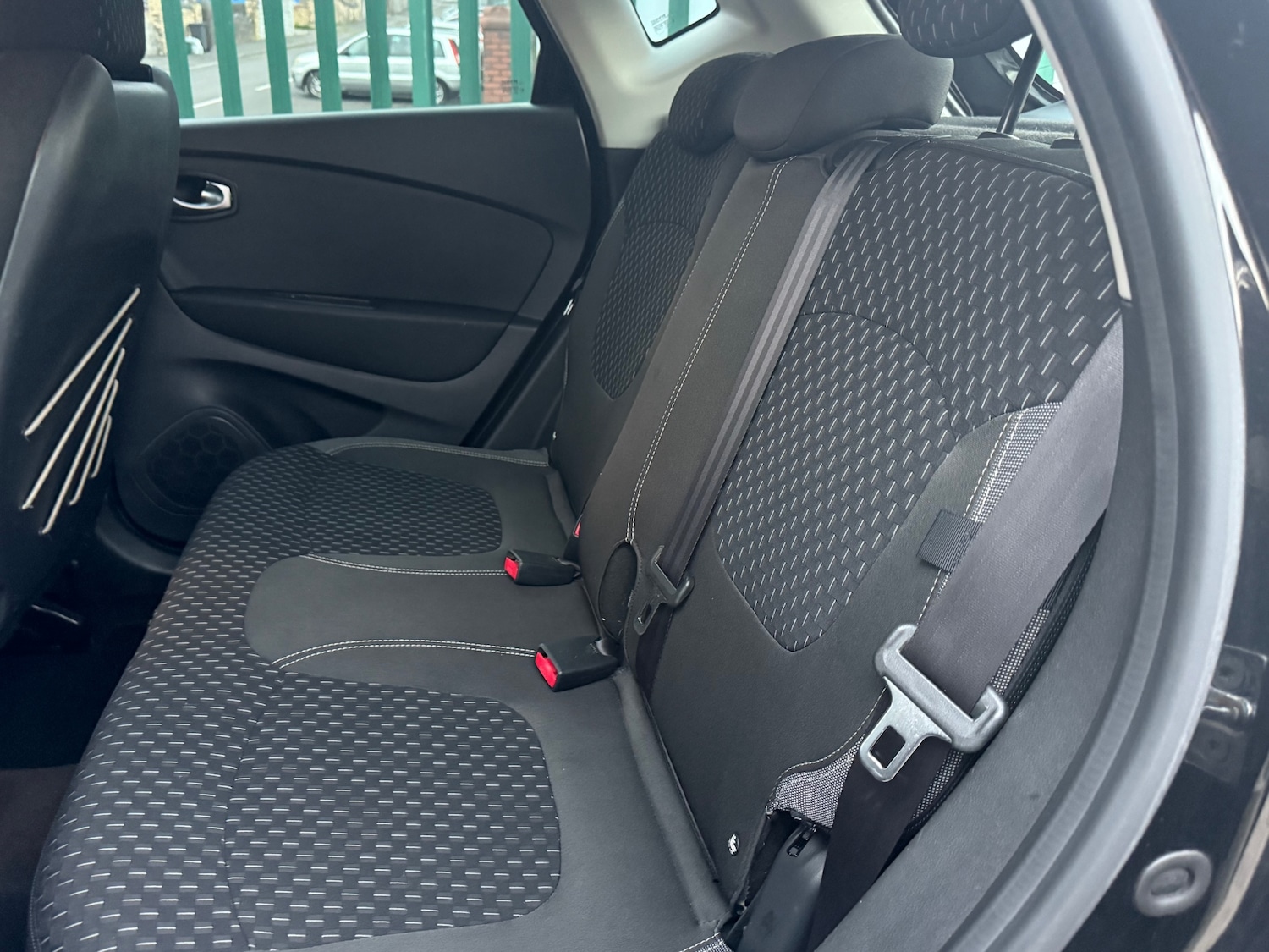 Used Renault Captur 2018 for sale - 76445962: Photo 8