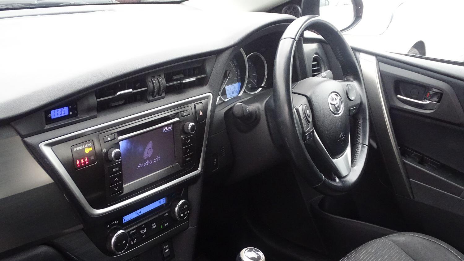 Used Toyota Auris 2012 for sale - 76794677: Photo 28