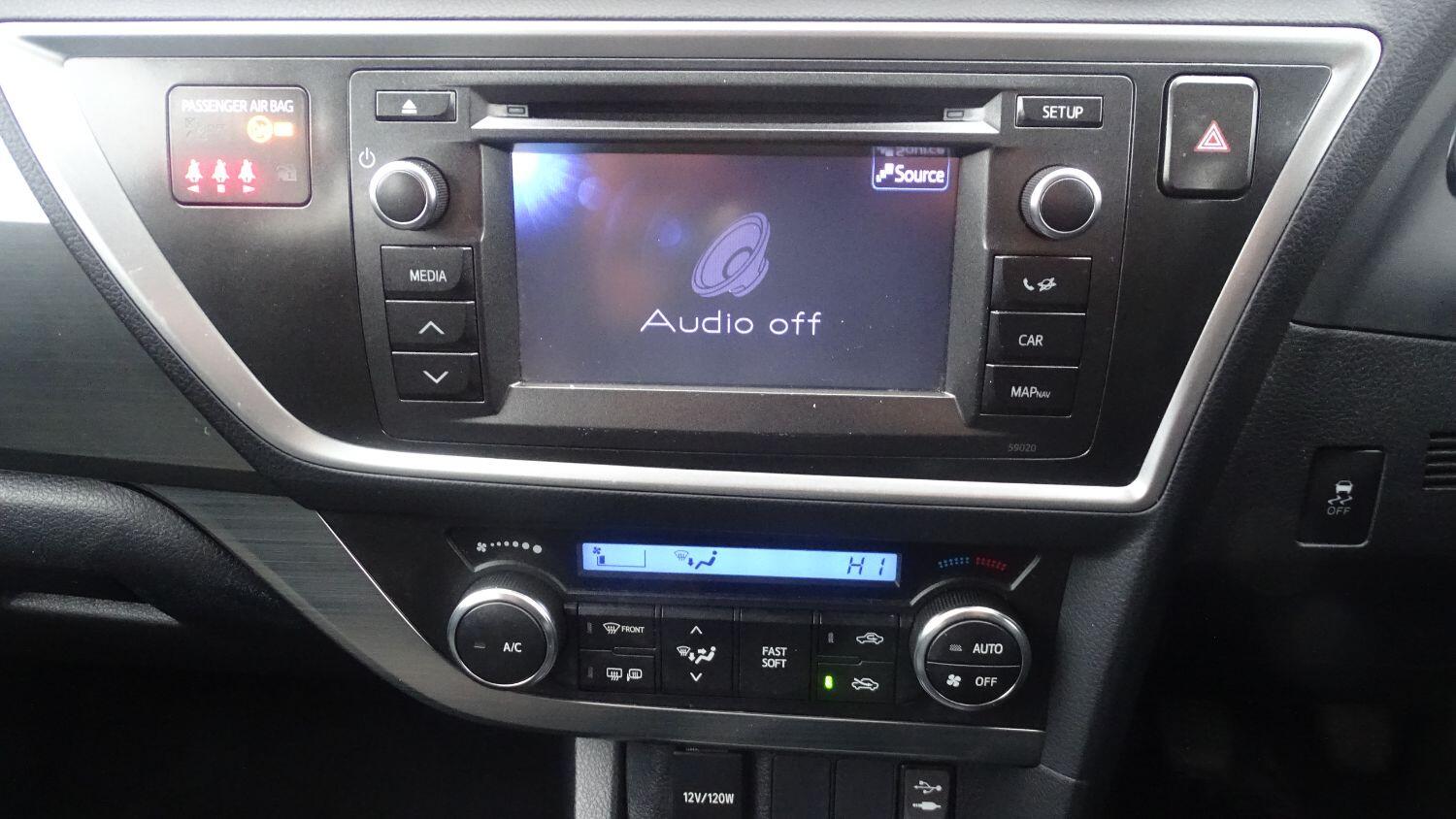 Used Toyota Auris 2012 for sale - 76794677: Photo 34