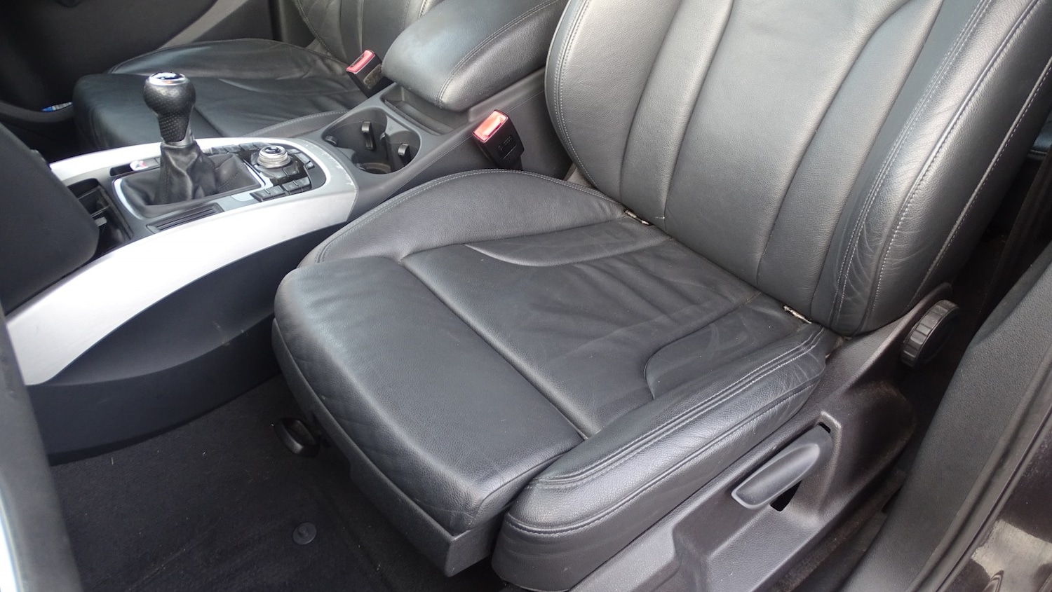 Used Audi Q5 2010 for sale - 76935308: Photo 29