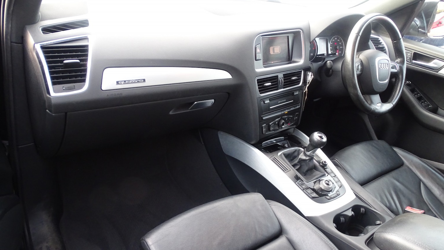 Used Audi Q5 2010 for sale - 76935308: Photo 30