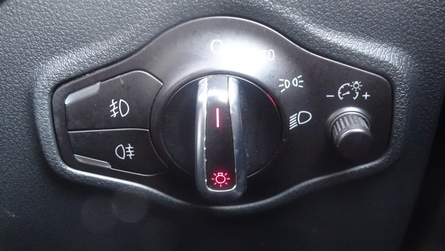 Used Audi Q5 2010 for sale - 76935308: Photo 34