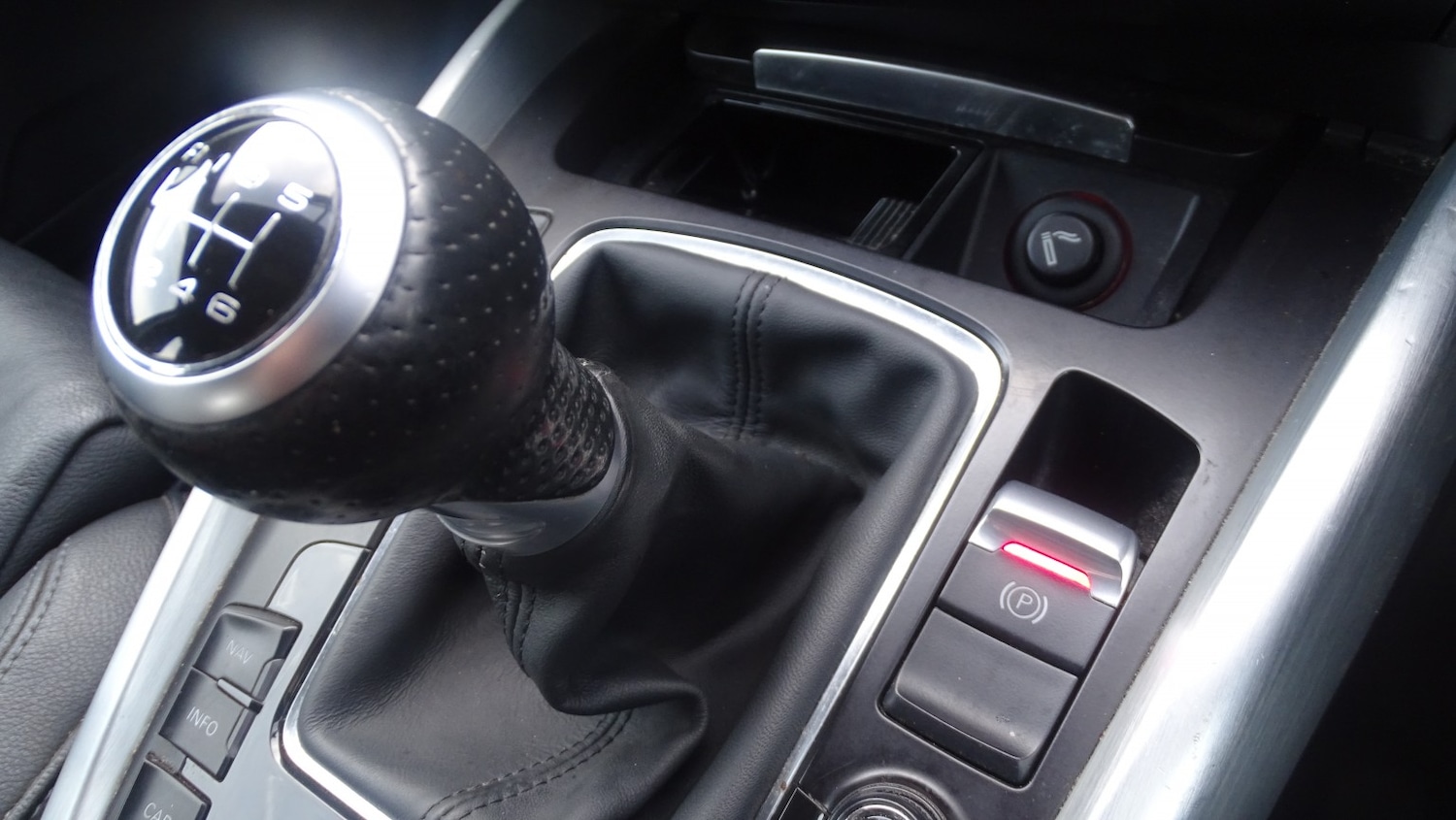 Used Audi Q5 2010 for sale - 76935308: Photo 38