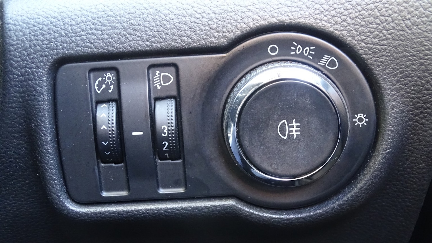 Used Vauxhall Astra 2012 for sale - 76439912: Photo 34