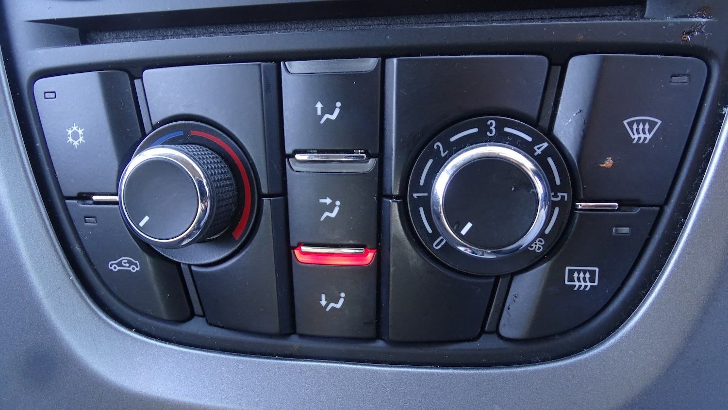 Used Vauxhall Astra 2012 for sale - 76439912: Photo 40