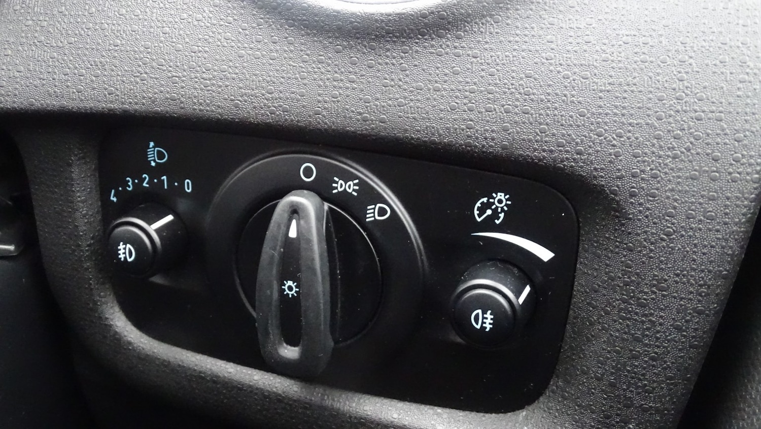 Used Ford Fiesta 2015 for sale - 76982725: Photo 34