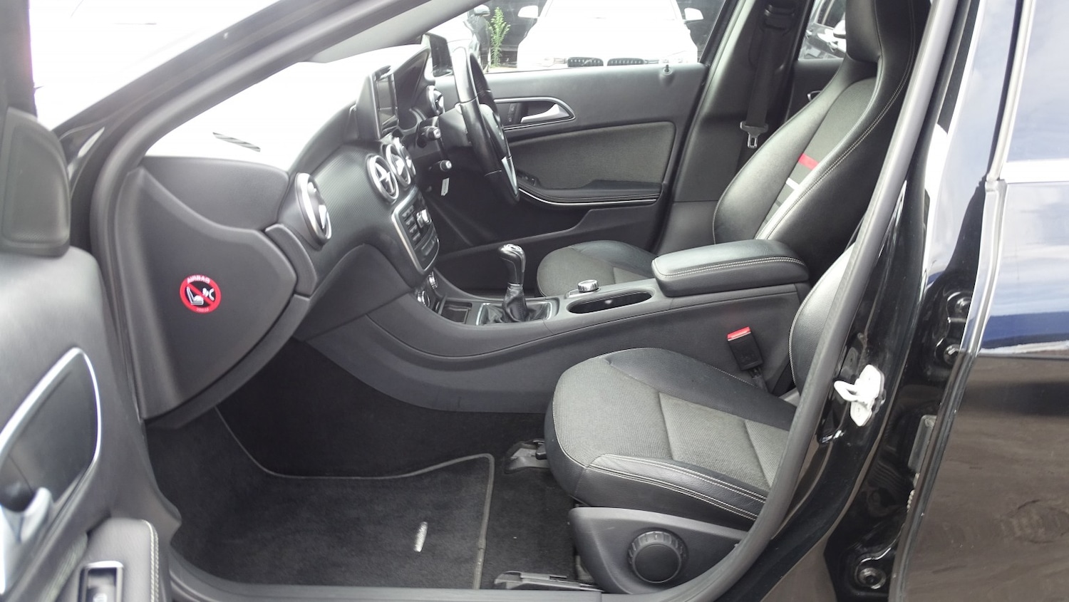 Used Mercedes-Benz A-Class 2014 for sale - 76107295: Photo 27