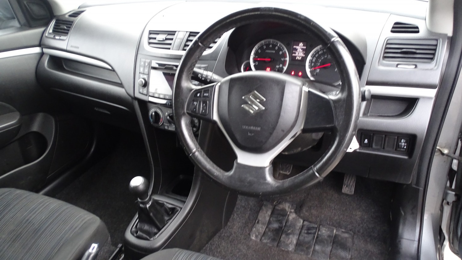 Used Suzuki Swift 2014 for sale - 77465000: Photo 21