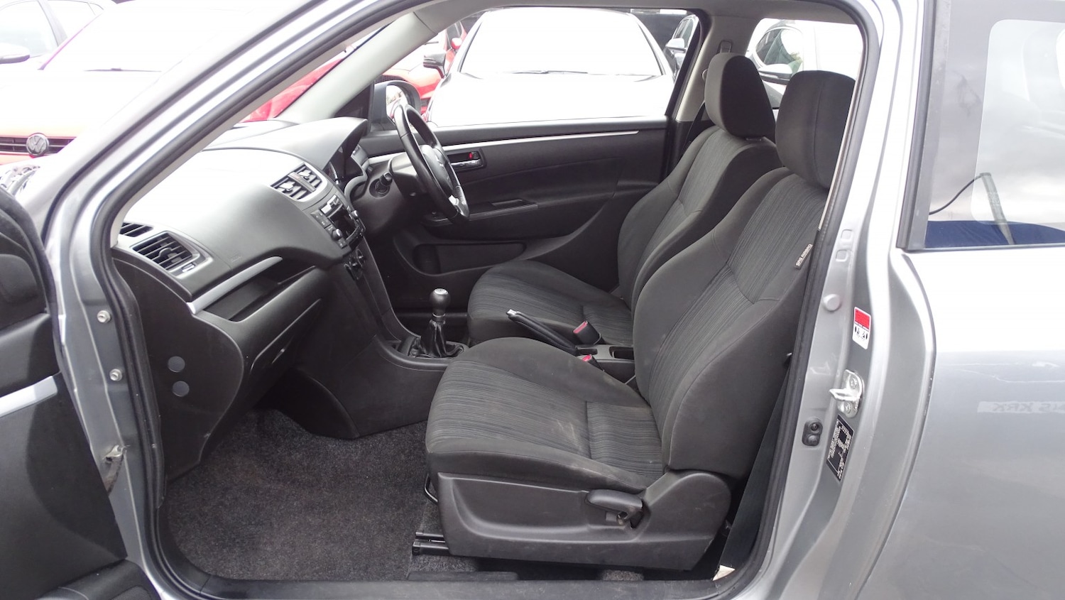 Used Suzuki Swift 2014 for sale - 77465000: Photo 25