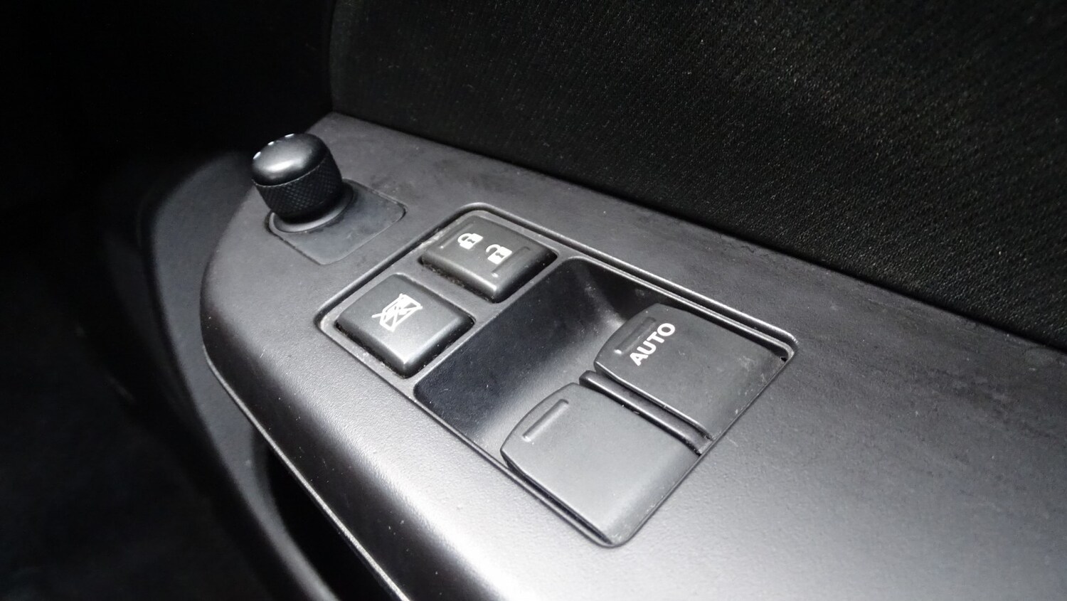 Used Suzuki Swift 2014 for sale - 77465000: Photo 31