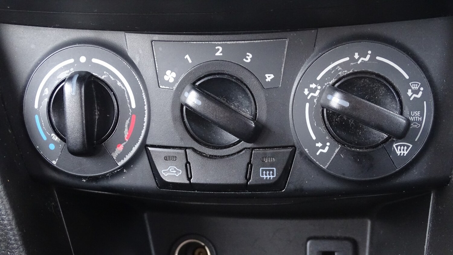 Used Suzuki Swift 2014 for sale - 77465000: Photo 36