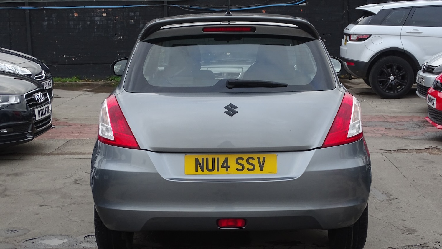 Used Suzuki Swift 2014 for sale - 77465000: Photo 9