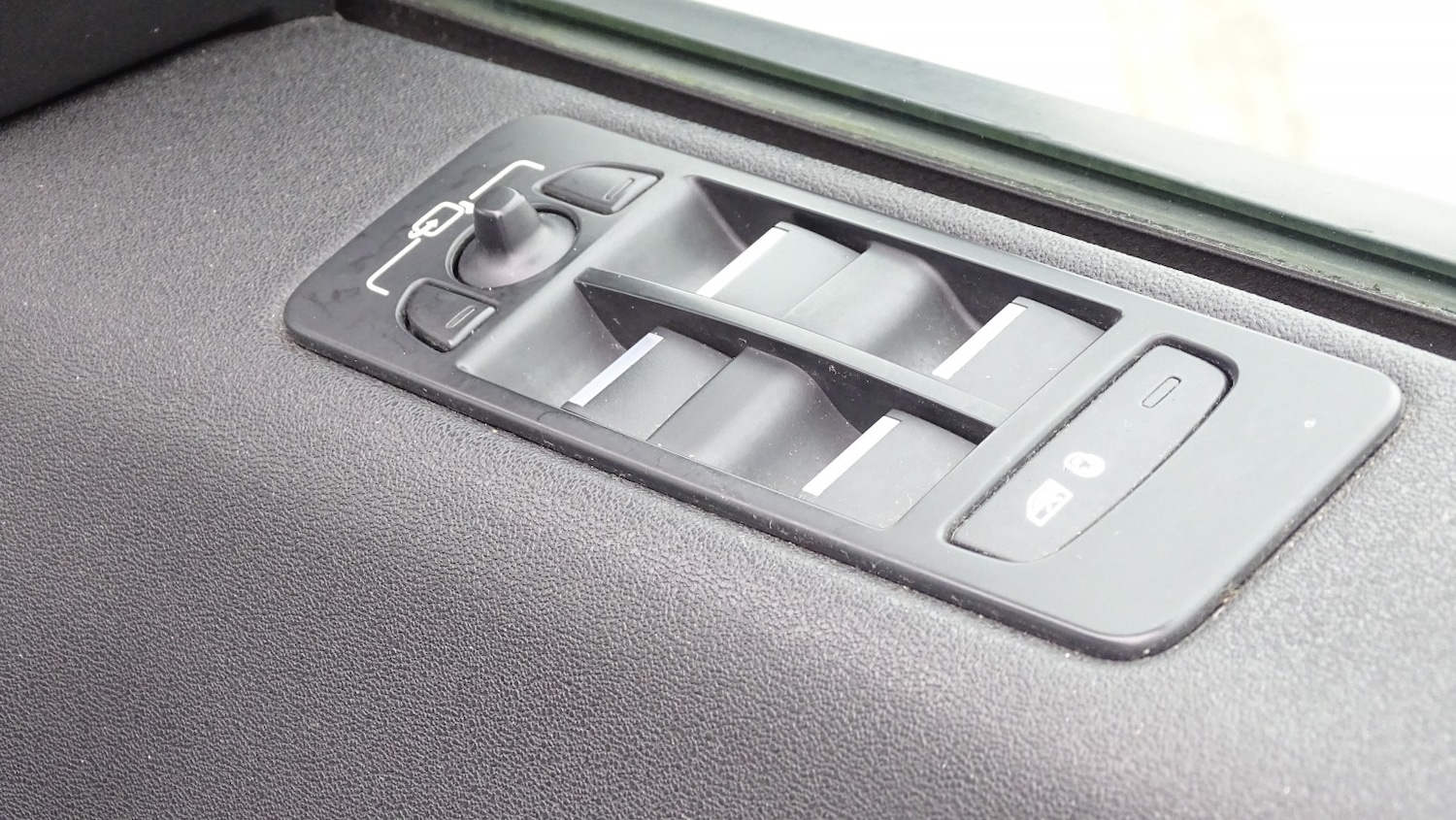 Used Land Rover Discovery Sport 2018 for sale - 77921345: Photo 32