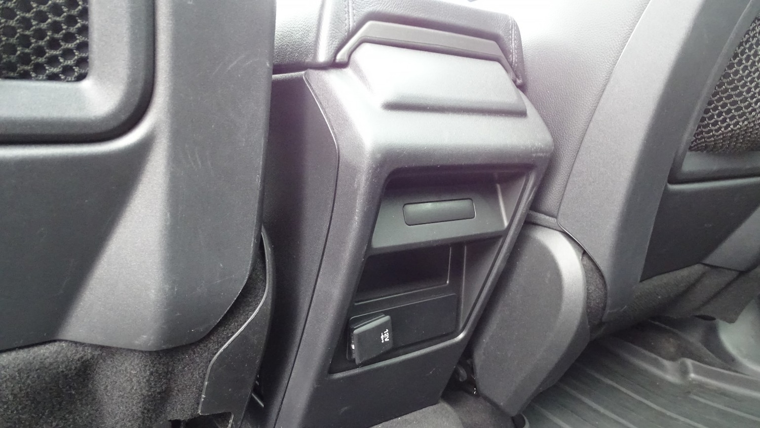 Used Land Rover Discovery Sport 2018 for sale - 77921345: Photo 42