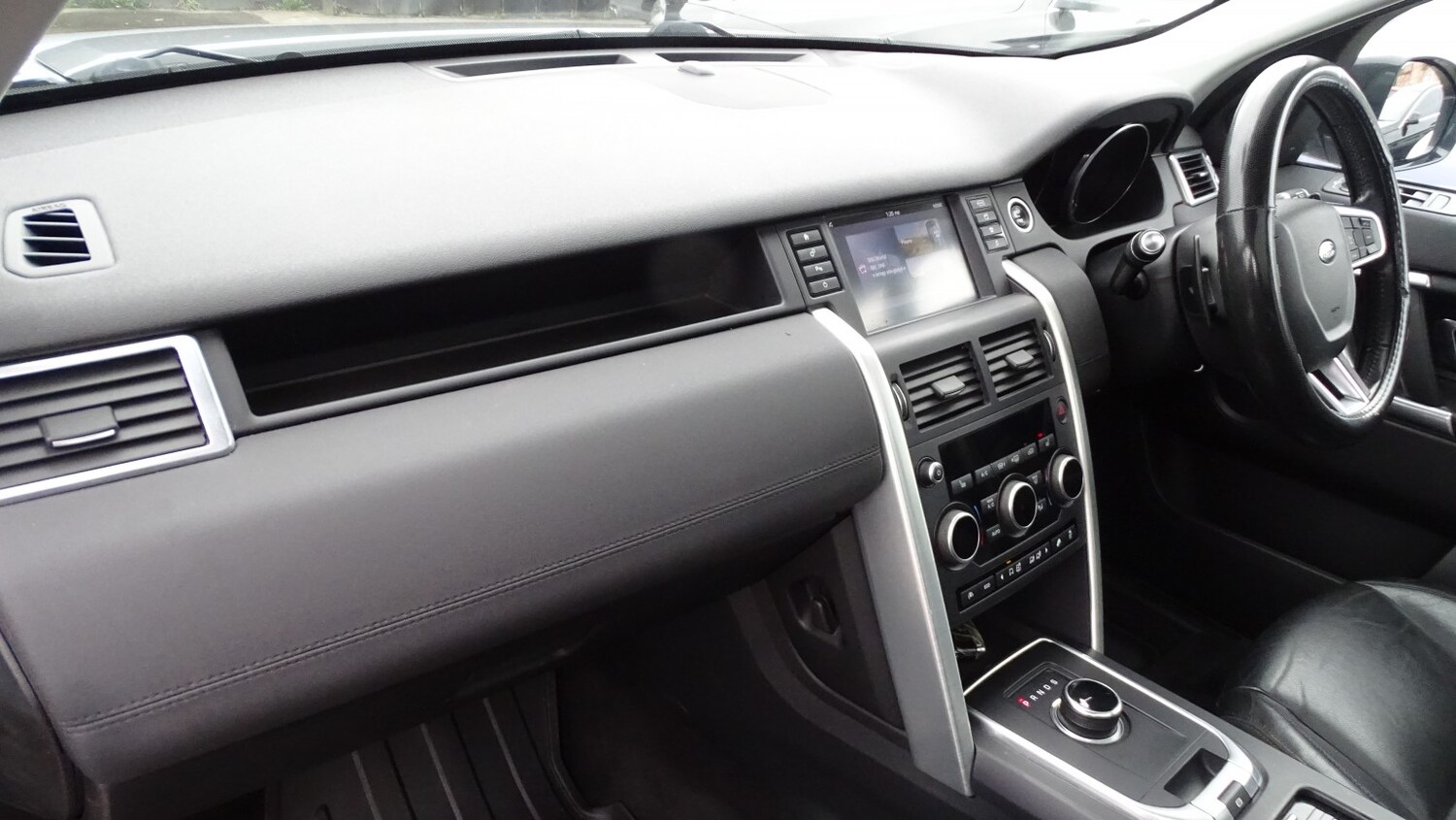 Used Land Rover Discovery Sport 2018 for sale - 77921345: Photo 44