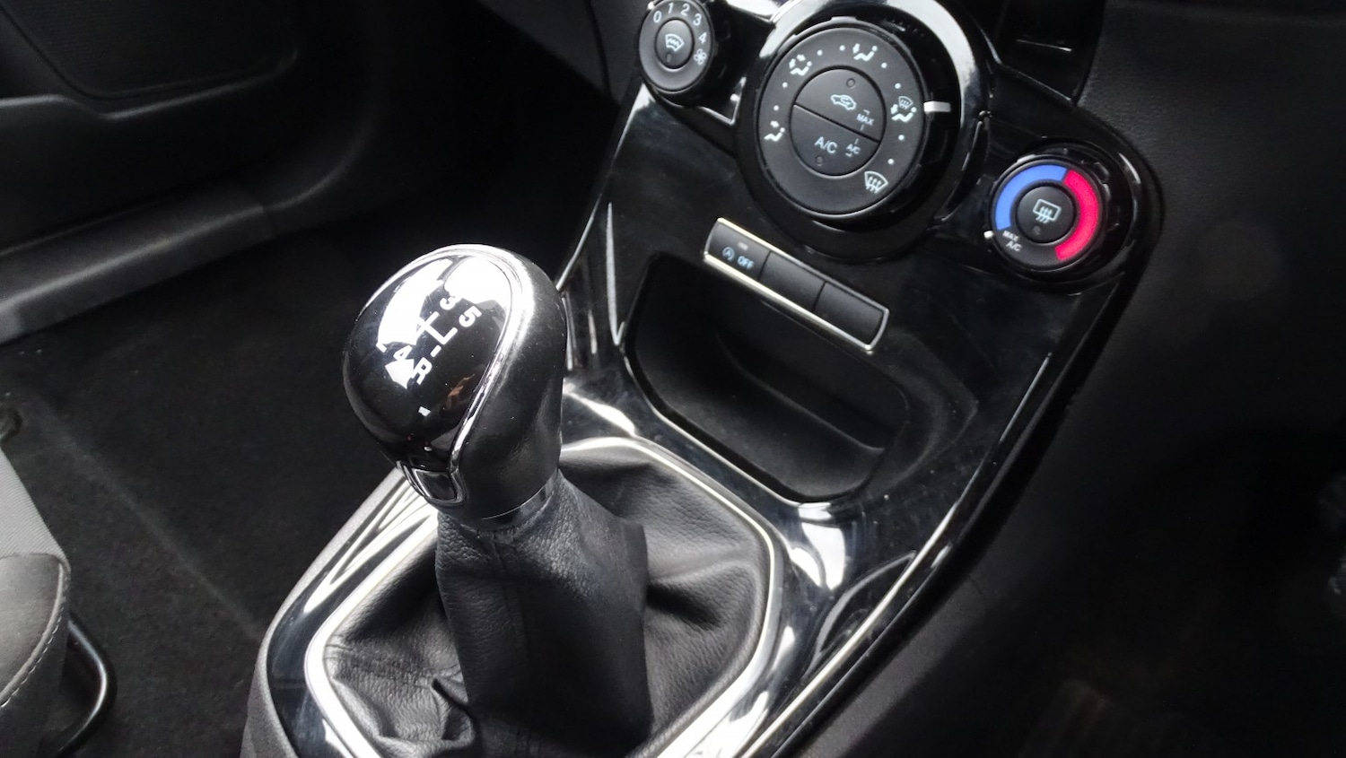 Used Ford Fiesta 2013 for sale - 77303585: Photo 37