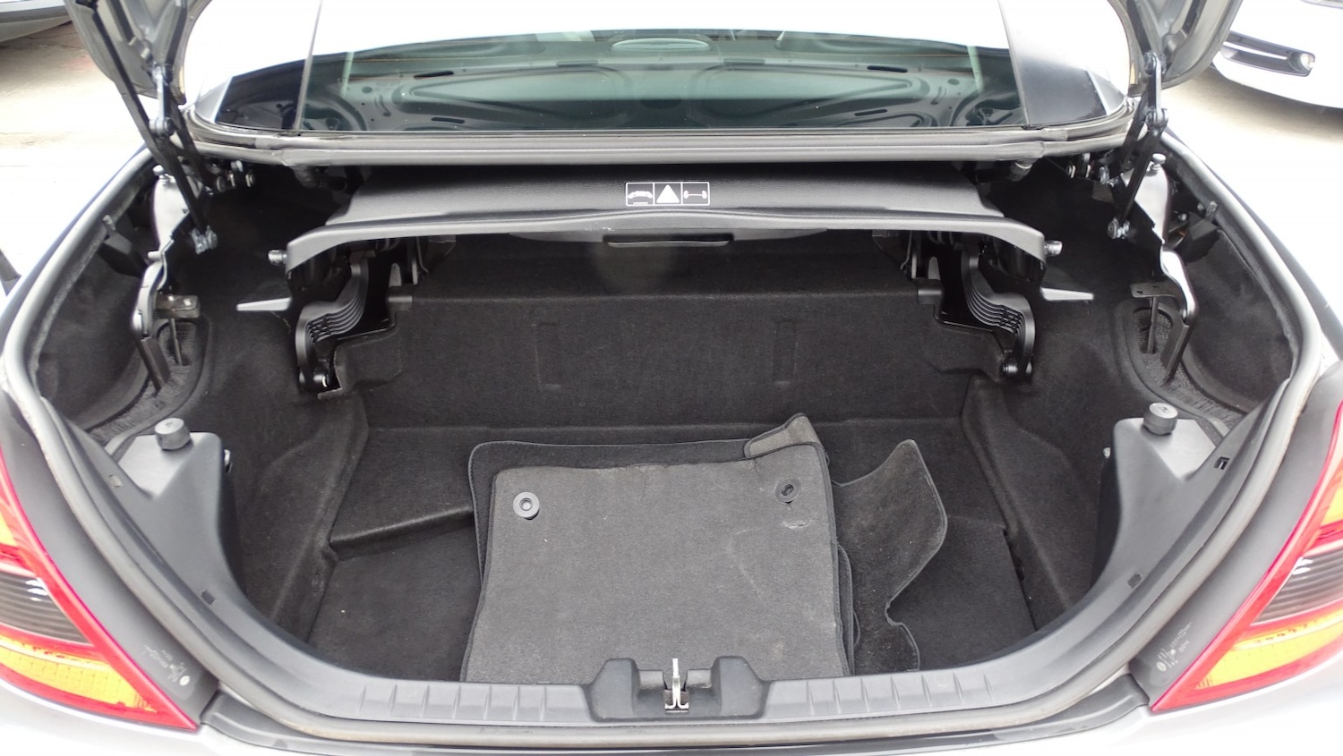 Used Mercedes-Benz SLK 2009 for sale - 77781776: Photo 19