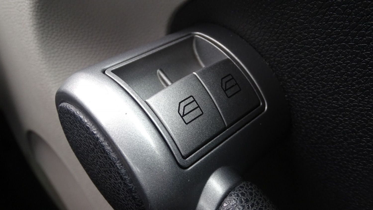 Used Mercedes-Benz SLK 2009 for sale - 77781776: Photo 31