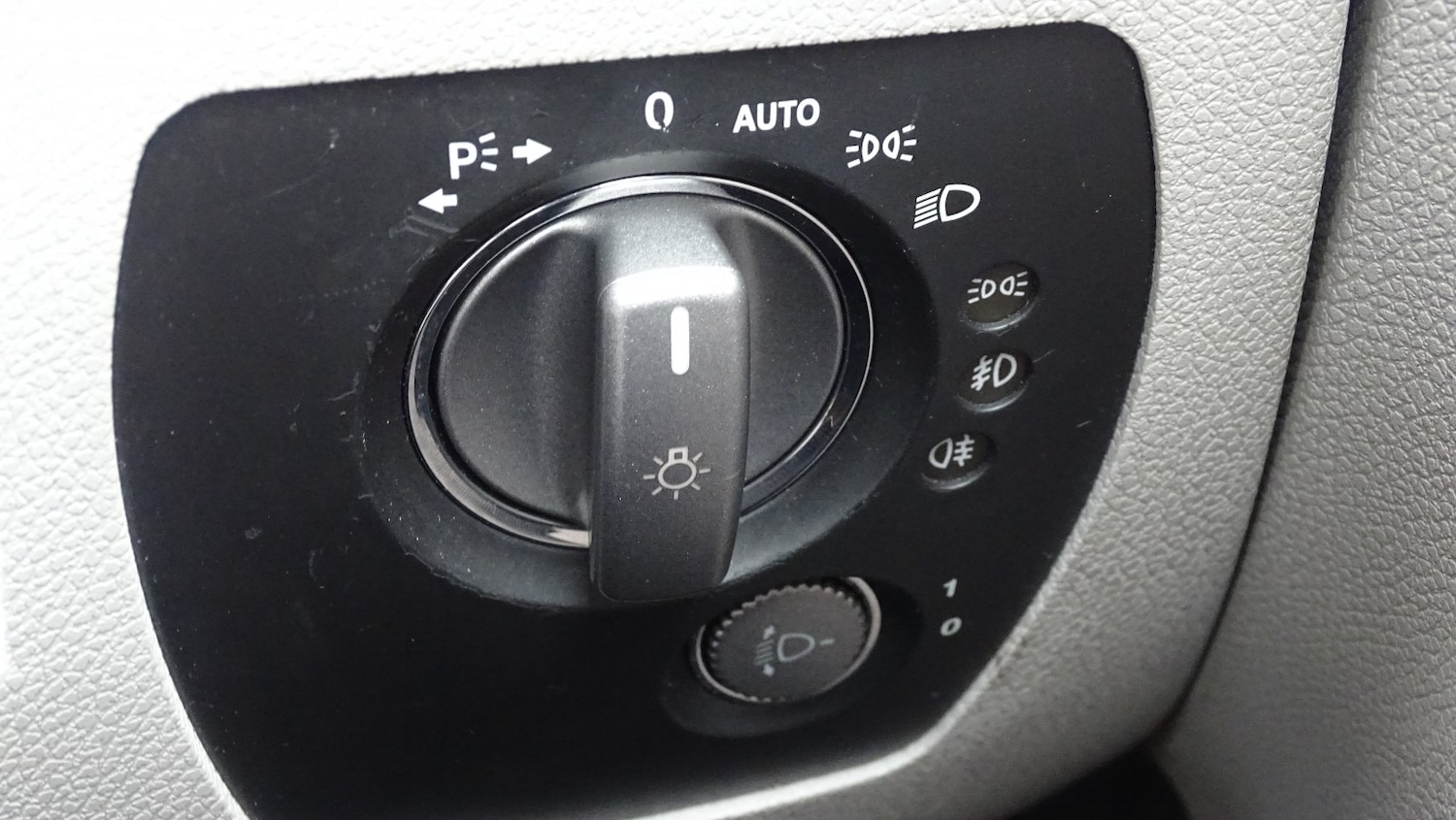 Used Mercedes-Benz SLK 2009 for sale - 77781776: Photo 32