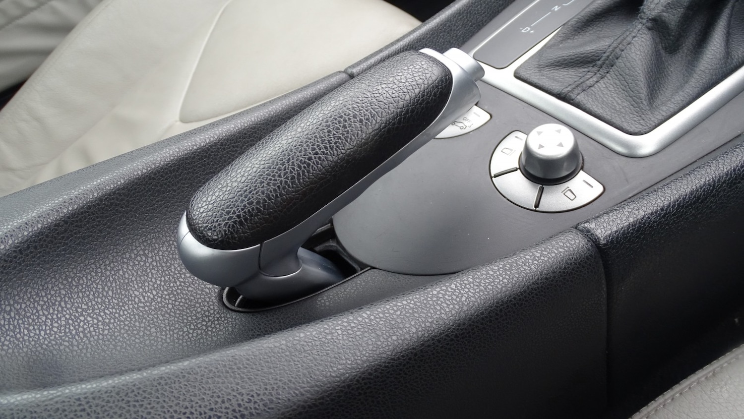 Used Mercedes-Benz SLK 2009 for sale - 77781776: Photo 34