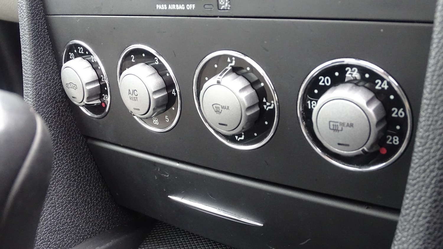 Used Mercedes-Benz SLK 2009 for sale - 77781776: Photo 36