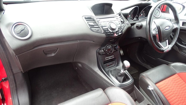 Used Ford Fiesta 2016 for sale - 75325606: Photo 32