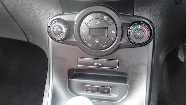 Used Ford Fiesta 2016 for sale - 75325606: Photo 42