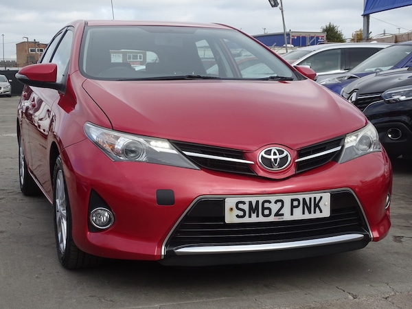 Used Toyota Auris 2012 for sale - 73714856: Photo 1