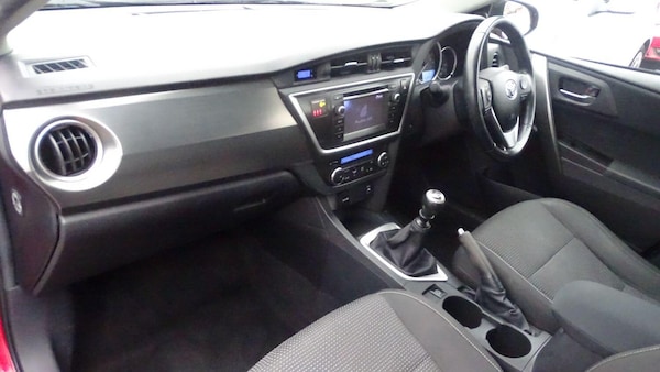 Used Toyota Auris 2012 for sale - 73714856: Photo 27