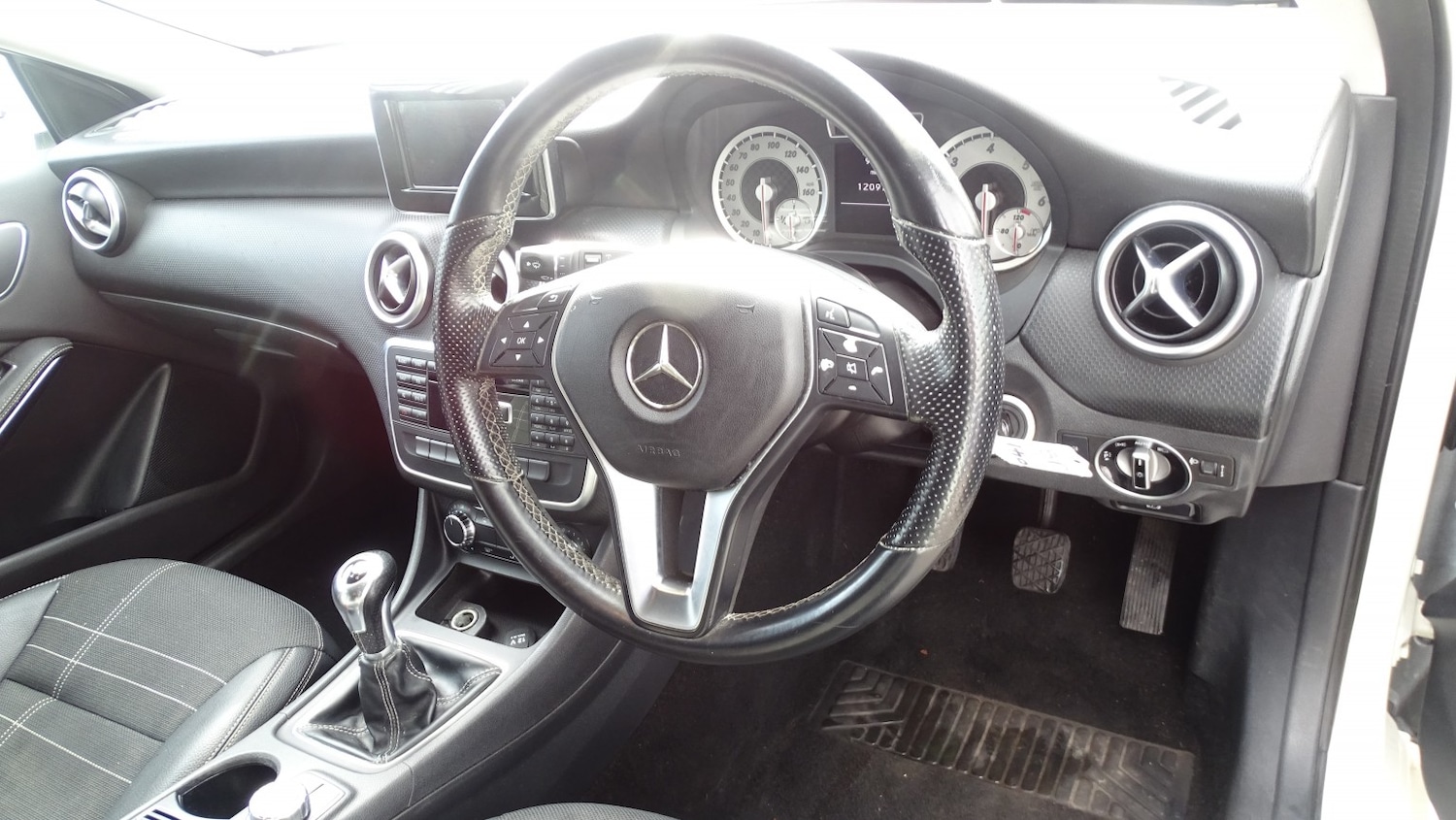Used Mercedes-Benz A-Class 2013 for sale - 77656239: Photo 19