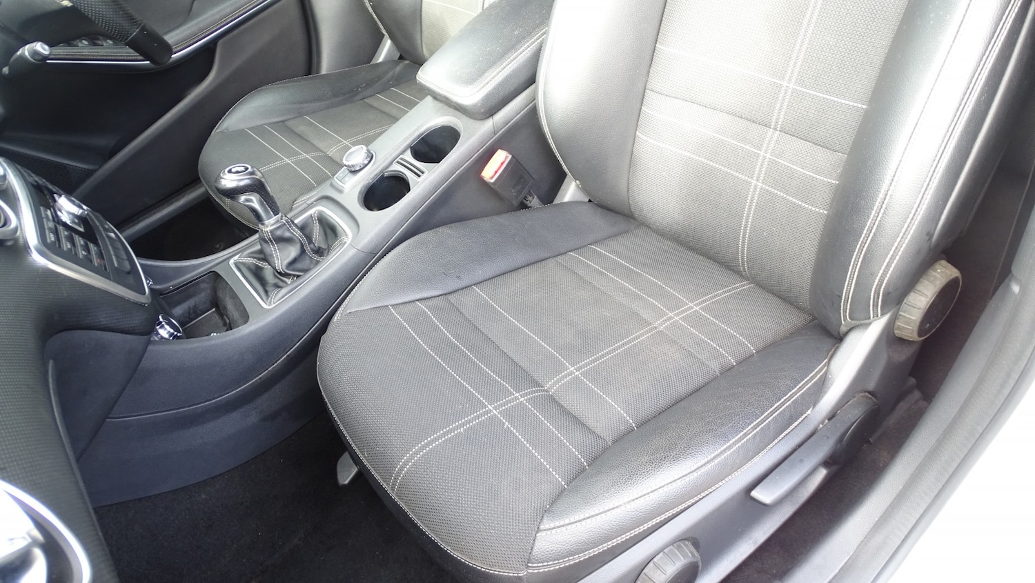 Used Mercedes-Benz A-Class 2013 for sale - 77656239: Photo 32