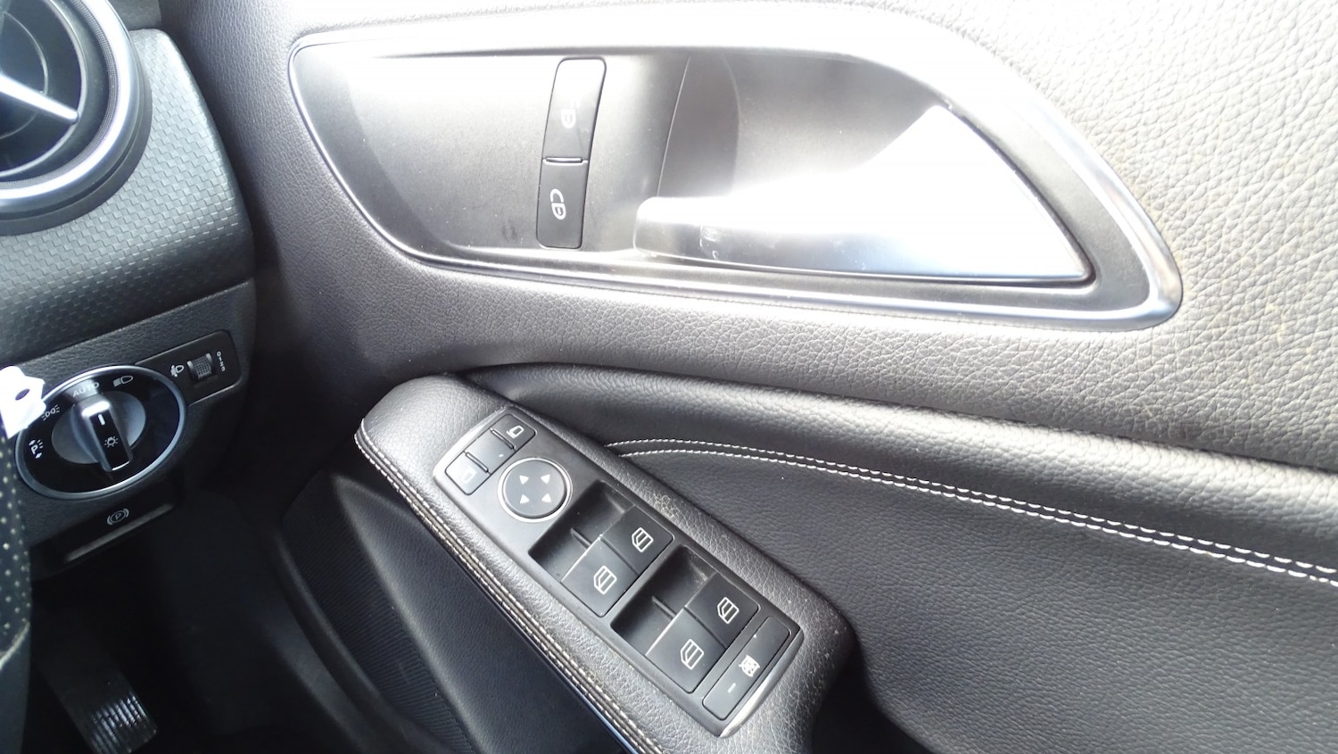 Used Mercedes-Benz A-Class 2013 for sale - 77656239: Photo 36