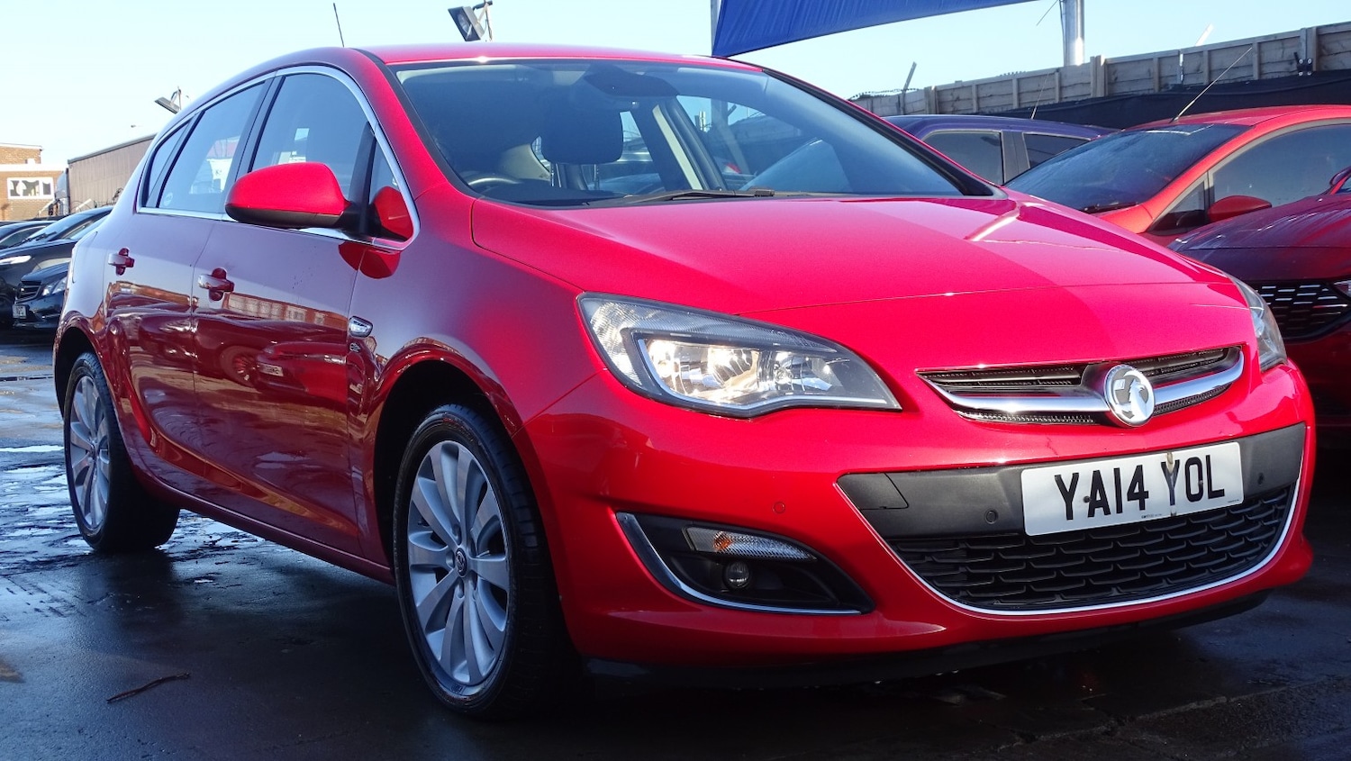 Used Vauxhall Astra 2014 for sale - 77014833: Photo 2