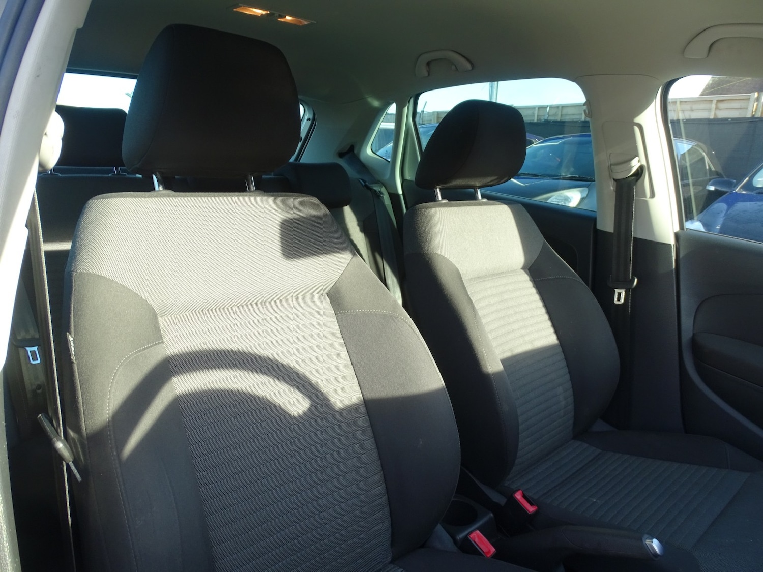 Used Volkswagen Polo 2011 for sale - 76712417: Photo 18