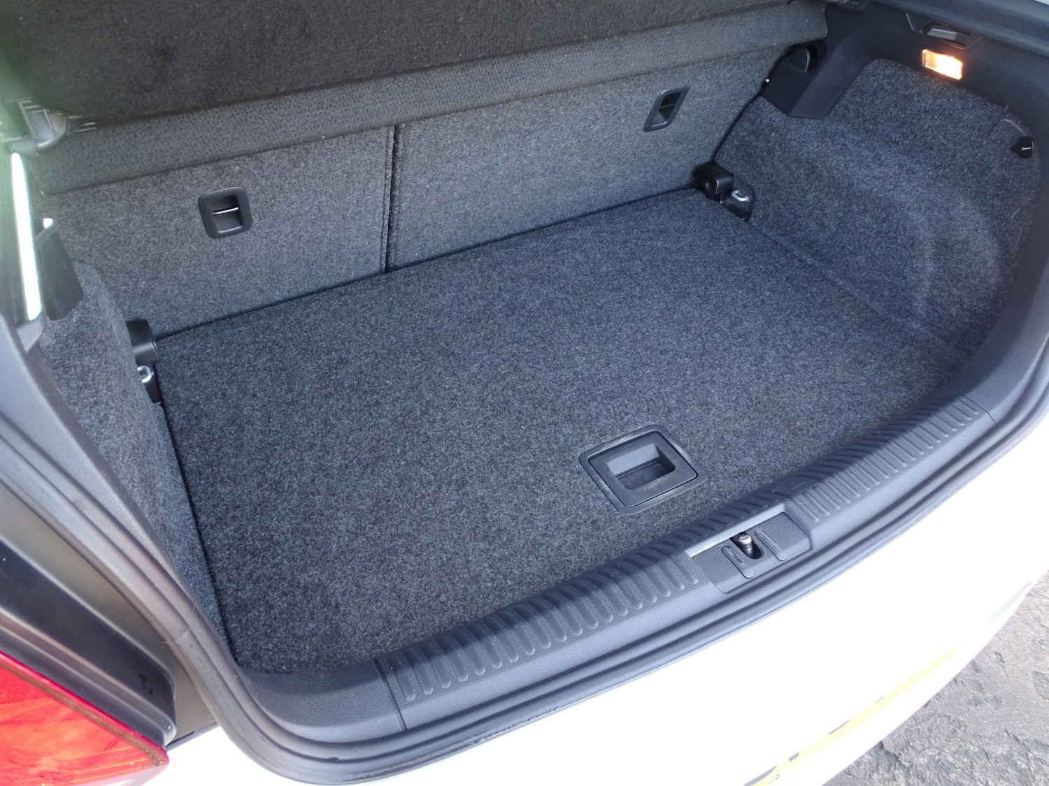 Used Volkswagen Polo 2011 for sale - 76712417: Photo 25