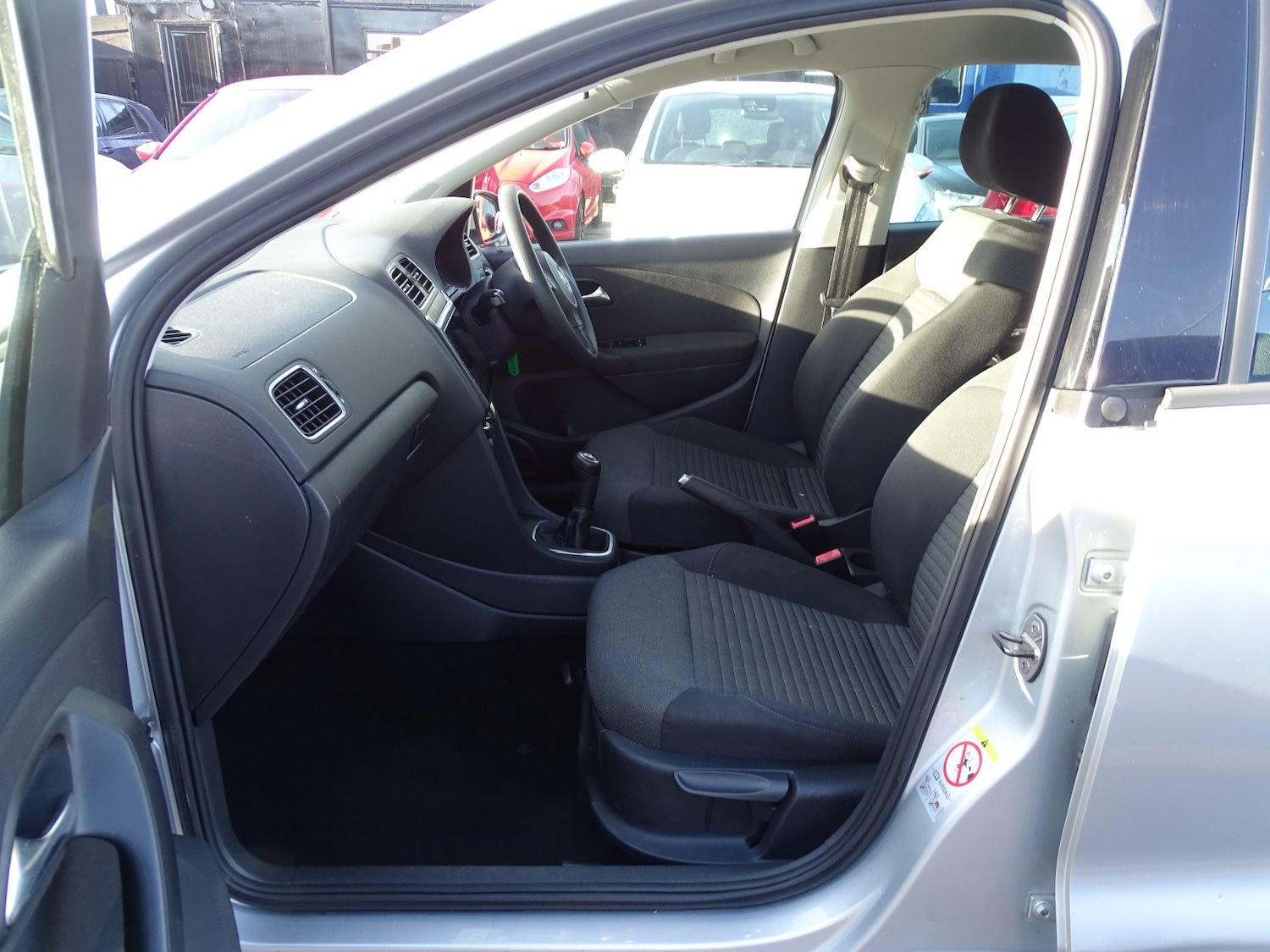 Used Volkswagen Polo 2011 for sale - 76712417: Photo 28