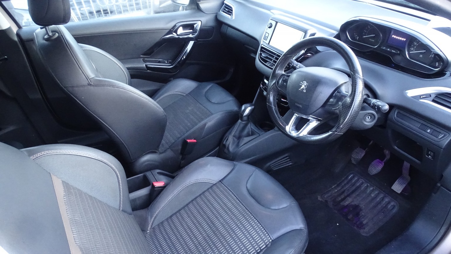 Used Peugeot 208 2013 for sale - 77014793: Photo 14