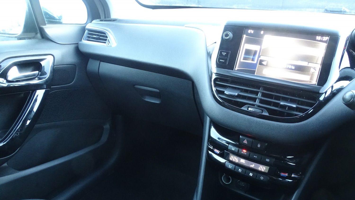 Used Peugeot 208 2013 for sale - 77014793: Photo 23