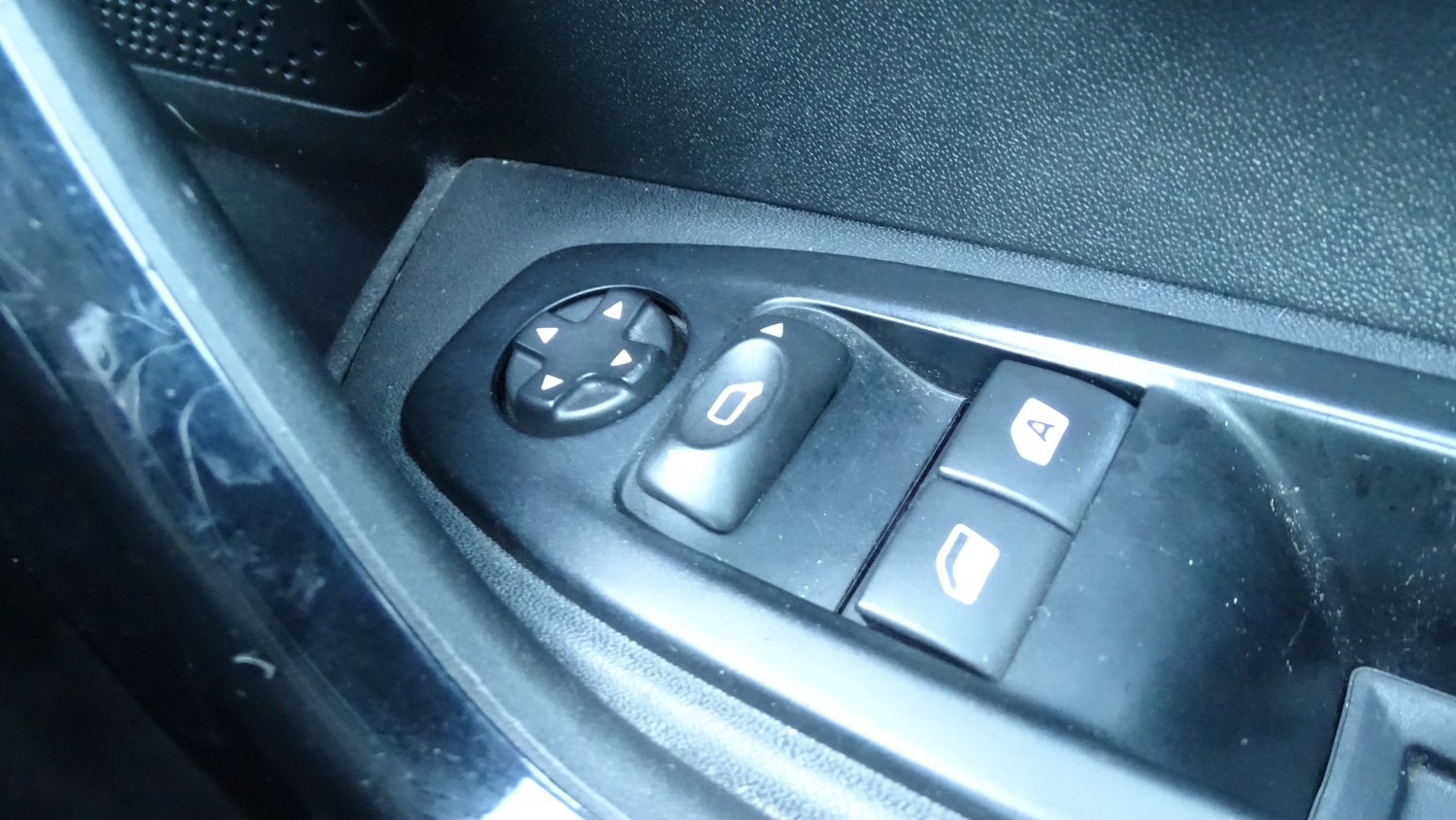 Used Peugeot 208 2013 for sale - 77014793: Photo 27