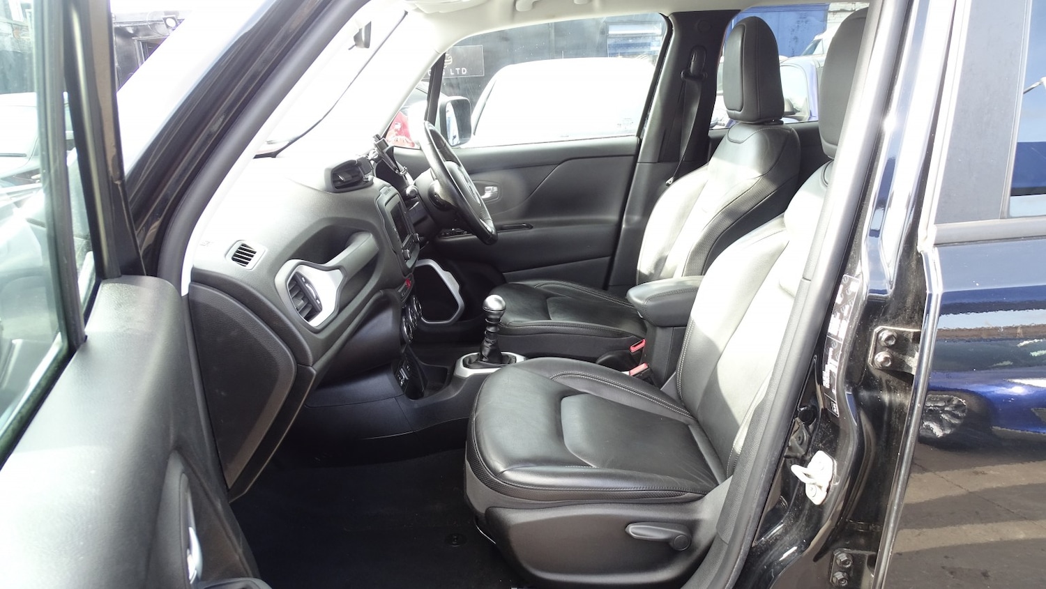 Used Jeep Renegade 2016 for sale - 77668543: Photo 32