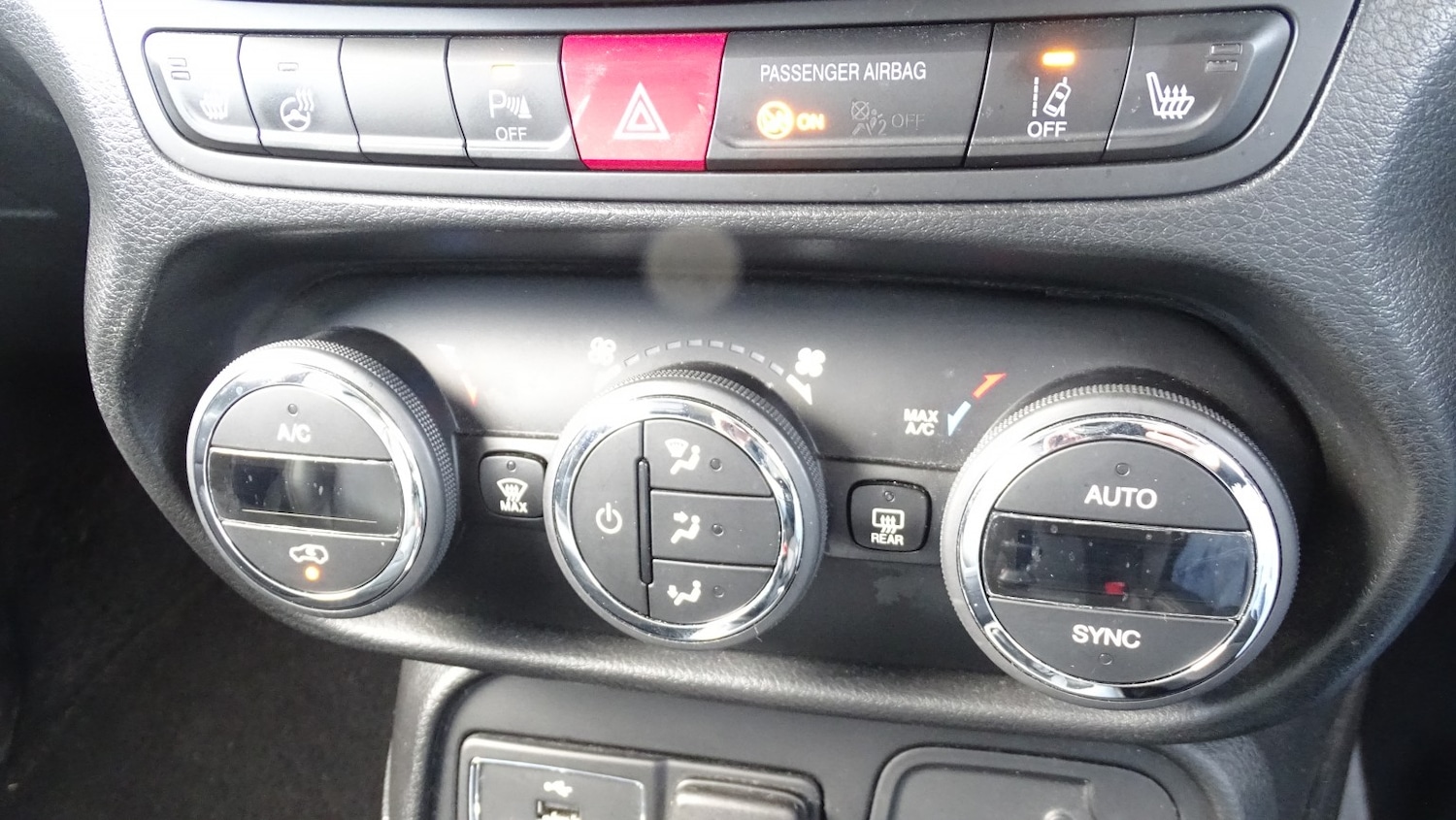 Used Jeep Renegade 2016 for sale - 77668543: Photo 45